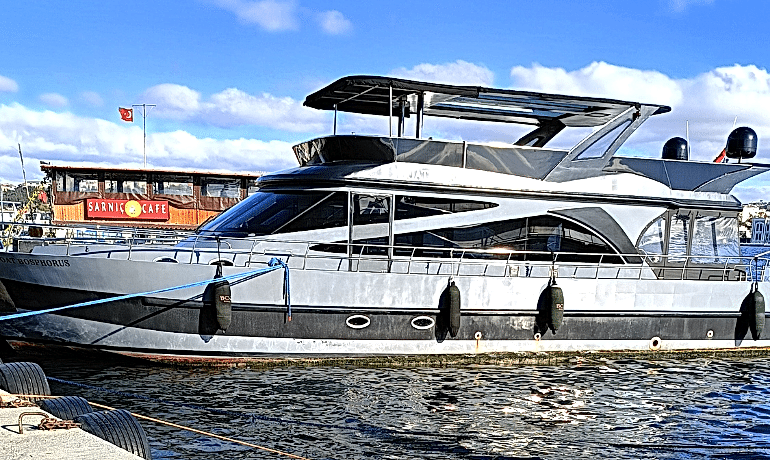 BOAT BOSPHORUS